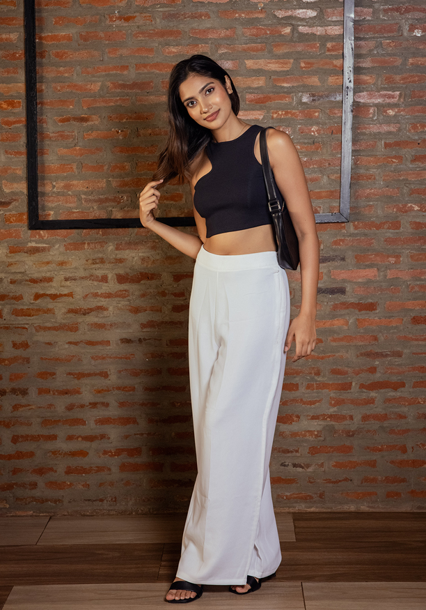 SOYA SHOULDER BLACK CUT OUT CROP TOP